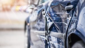Τι προβλέπεται όταν εντοπίζεται ζημιά σε παρκαρισμένο όχημα