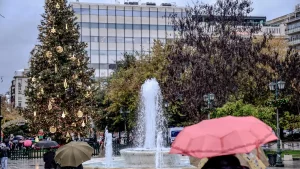 Βροχερό ξεκίνημα για τα Χριστούγεννα: Οι περιοχές που επηρεάζονται – Πότε βελτιώνεται