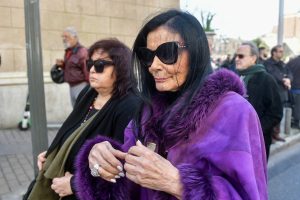 Νοσηλεύεται η Ζωζώ Σαπουντζάκη – Τι αποκαλύπτει φίλη της