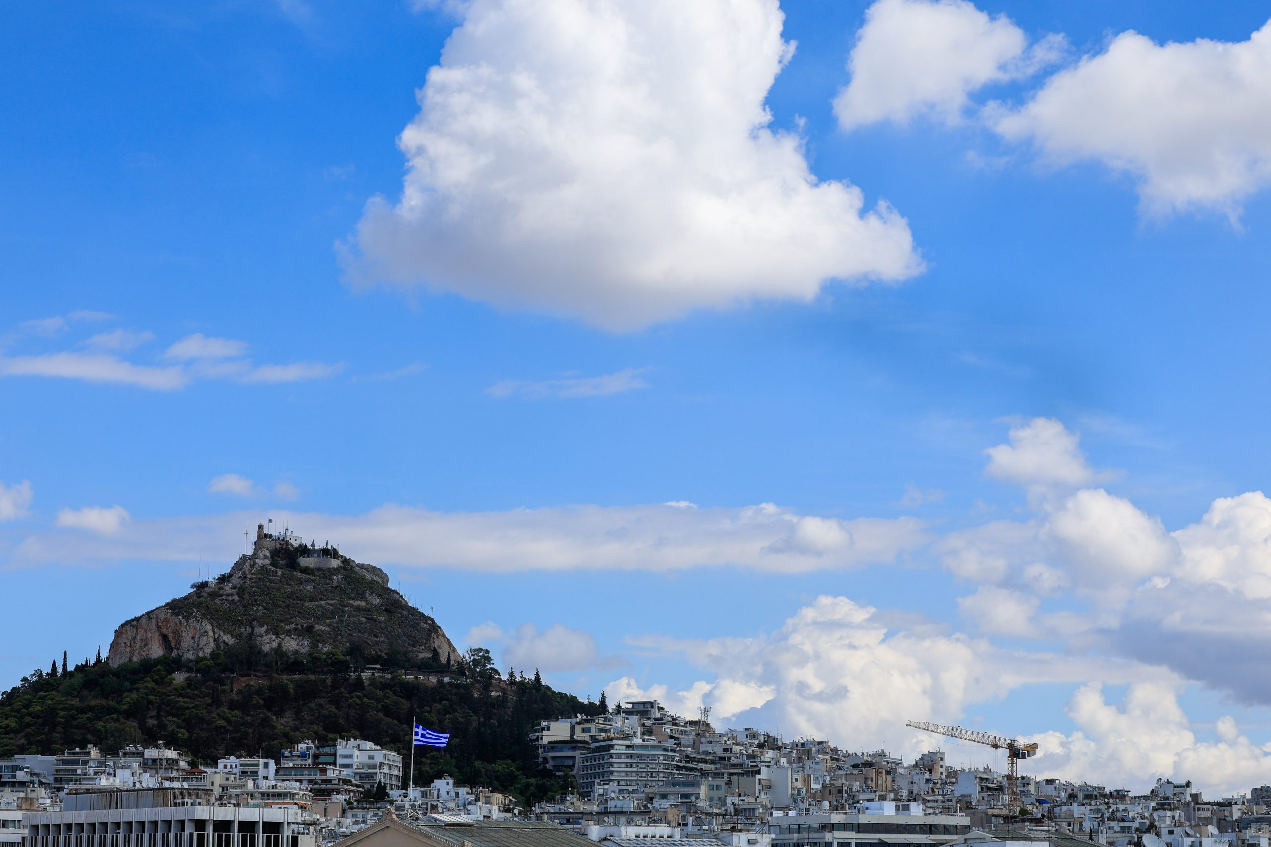 Ο καιρός αλλάζει πρόσωπο σήμερα 03/06: Πού θα βρέξει και πού θα αγγίξει τους 34 βαθμούς