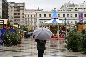 Βροχές, καταιγίδες και παγετός – Πού θα χιονίσει σήμερα