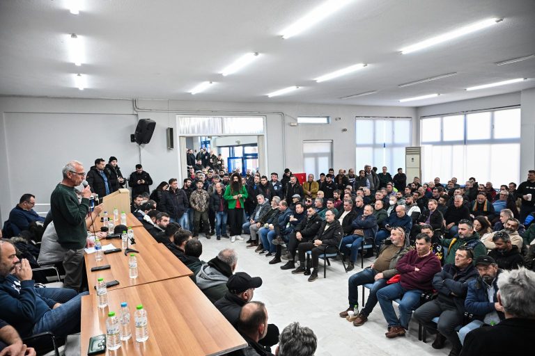 Αγρότες: «Ναι» στον διάλογο με τον πρωθυπουργό αποφάσισε η επιτροπή