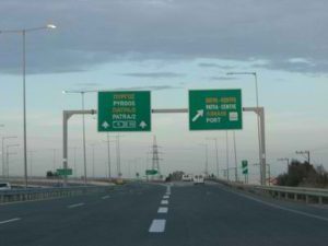 Πάτρα: Ανατροπή νταλίκας στην Περιμετρική