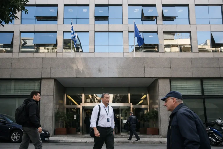 ΑΣΕΠ: Άμεσα 300 μόνιμες προσλήψεις με απολυτήριο Γυμνασίου ή Δημοτικού