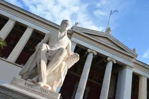 ΕΚΠΑ: Ανεβαίνει παγκοσμίως και κρατά την πρωτιά στην Ελλάδα