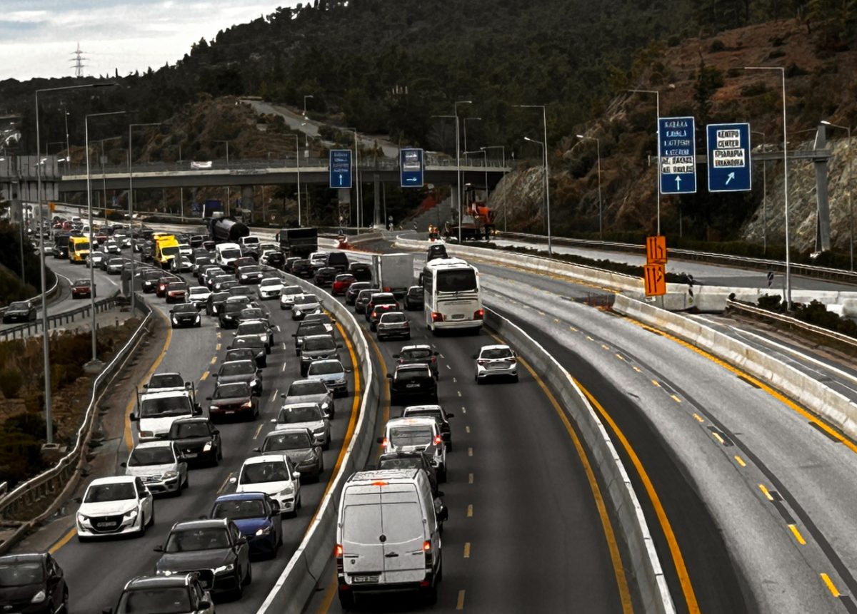 Θεσσαλονίκη: Νταλίκα «δίπλωσε» στον Περιφερειακό