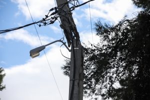 Στο σκοτάδι περιοχές της Αθήνας από την κακοκαιρία
