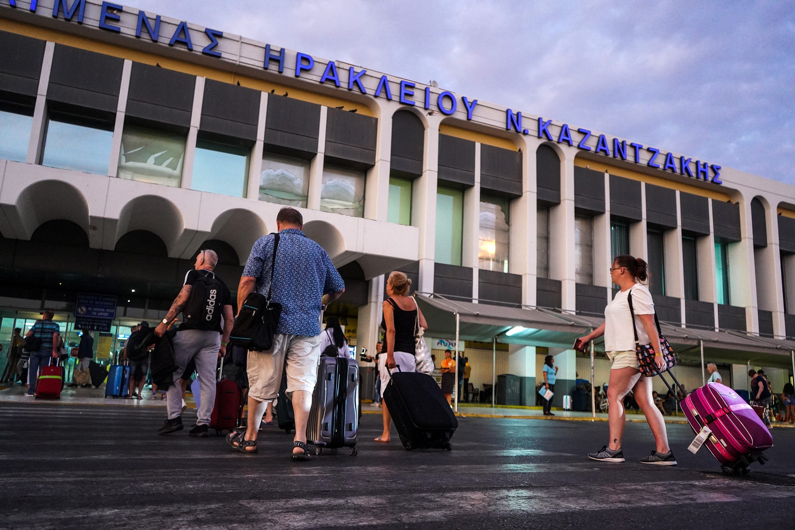 Update: Ισχυρές βροχές επηρέασαν πτήσεις στο αεροδρόμιο Ηρακλείου