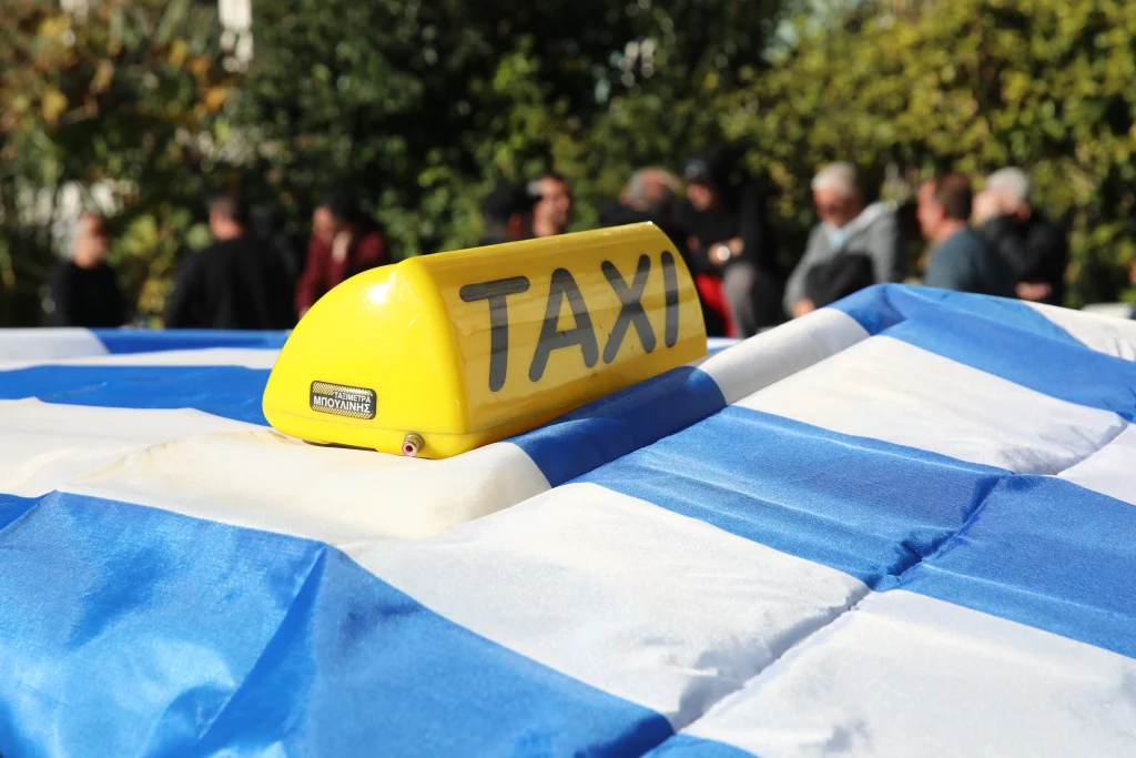 Χωρίς ταξί η Αττική: Γιατί τραβούν χειρόφρενο οι οδηγοί