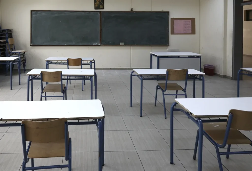 Βανδαλισμοί σε σχολεία: «Μπιλιέτο» στους γονείς για τα σπασμένα