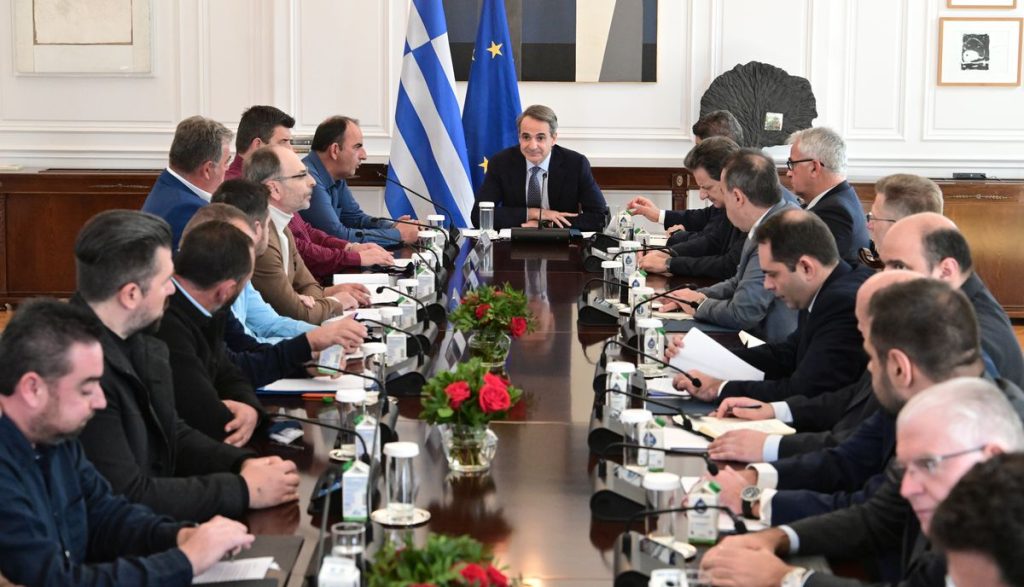 Μητσοτάκης στη συνάντηση με αγρότες: «Τις εξελίξεις τις διαμορφώνουν οι παρόντες»