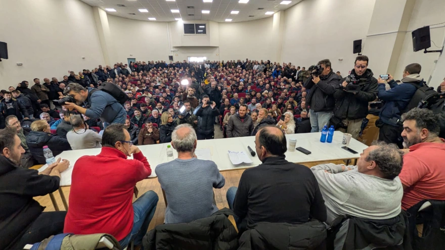 Αγροτικά μπλόκα: «Ναι» στη συνάντηση με Μητσοτάκη, «ναι» και στην κλιμάκωση