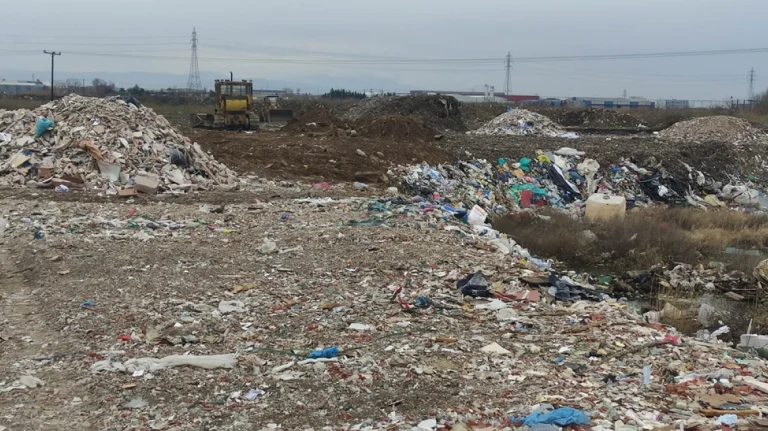 Θεσσαλονίκη: Κακουργηματική δίωξη σε έξι άτομα για ανεξέλεγκτη απόρριψη μπάζων