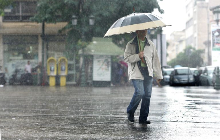 Καιρός σήμερα 14/05: “Σπάει” η ανοιξιάτικη ζέστη- Που θα χτυπήσουν βροχές και ισχυροί άνεμοι