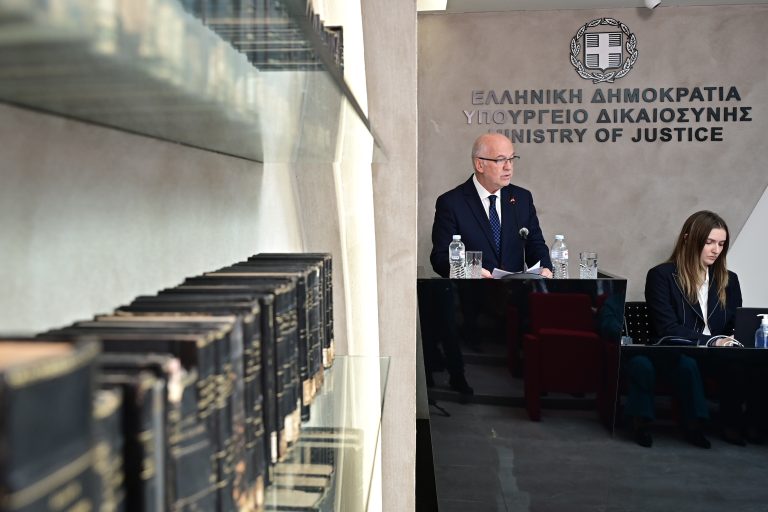 Γραπτός διαγωνισμός ΕΣΔΙ: Μειώνεται η ύλη για τους 159 μόνιμους γραμματείς