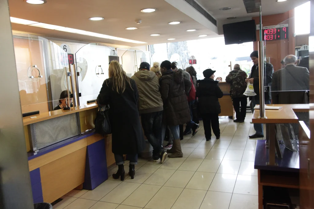 Υπ. Εσωτερικών: “Κλείδωσαν” τα δύο πιστοποιητικά που βγαίνουν αυτεπάγγελτα