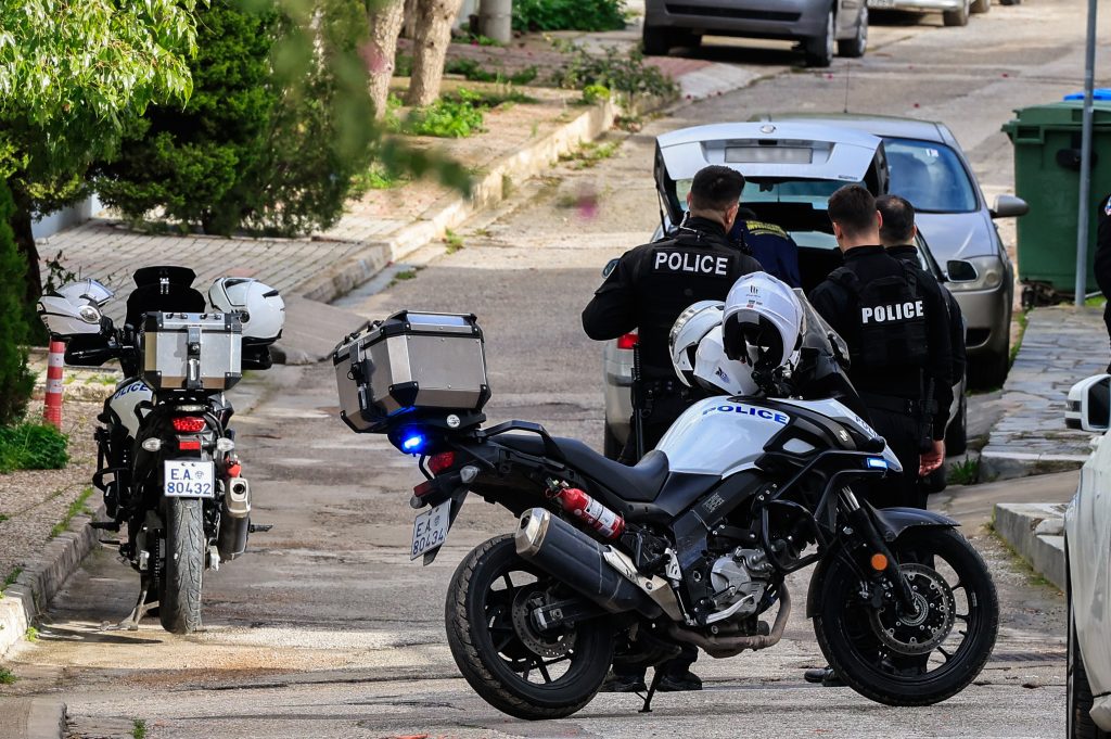 Γλυφάδα: «Παναγία μου, βοήθεια… Παιδί μου, μην με σκοτώνεις άλλο, πέθανα»
