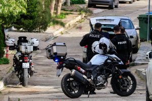 Γλυφάδα: «Παναγία μου, βοήθεια… Παιδί μου, μην με σκοτώνεις άλλο, πέθανα»