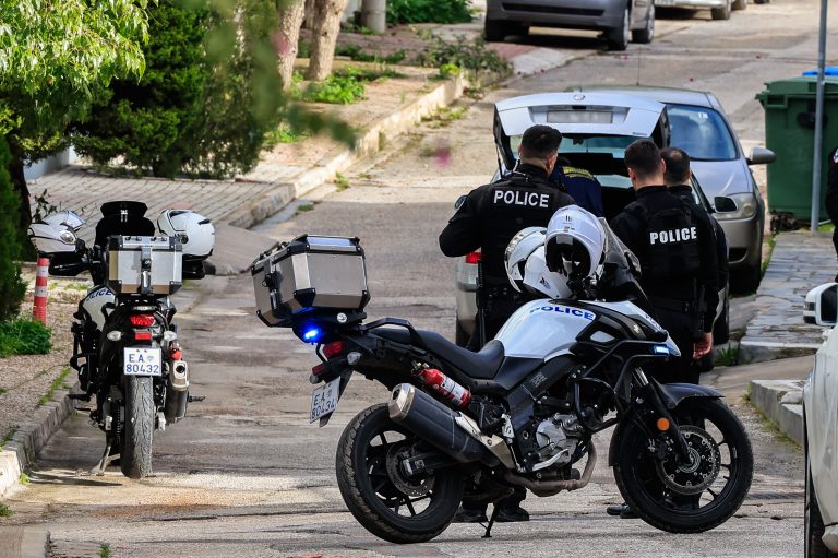 Γλυφάδα: «Παναγία μου, βοήθεια… Παιδί μου, μην με σκοτώνεις άλλο, πέθανα»