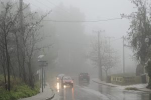 Σπάτα: Διακοπή κυκλοφορίας λόγω της έντονης βροχόπτωσης