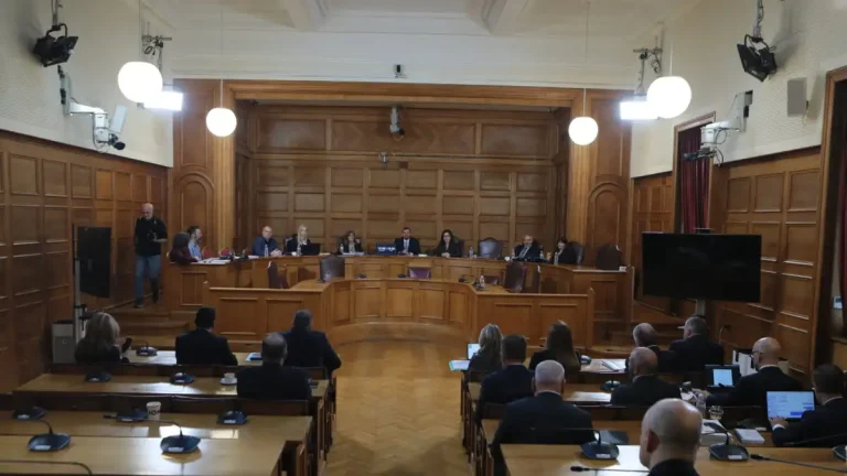Χαμός ανάμεσα σε Κόκκαλη και Λαζαρίδη στην Εξεταστική – «Τολμάς να ζητήσεις έλεγχο;»