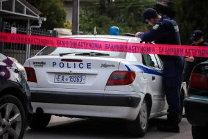 Σοκ στην Καλλιθέα: Παρέσυραν με αυτοκίνητο τρανς γυναίκα – Τέσσερις συλλήψεις