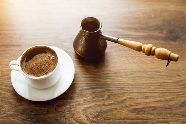 Πληθωρισμός 2,6%: Οι αυξήσεις σε καφέ, σοκολάτα και κρέατα πιέζουν ξανά τα νοικοκυριά