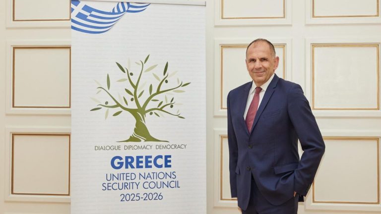 Γεραπετρίτης για Κυπριακό: Διευρυμένη συνάντηση όταν ωριμάσουν οι συνθήκες