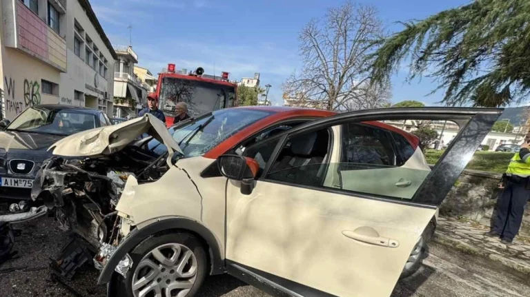 Αγρίνιο: Τροχαίο έξω από δημοτικό σχολείο
