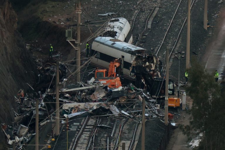 Στους 46 οι νεκροί από το σιδηροδρομικό δυστύχημα στην Ισπανία