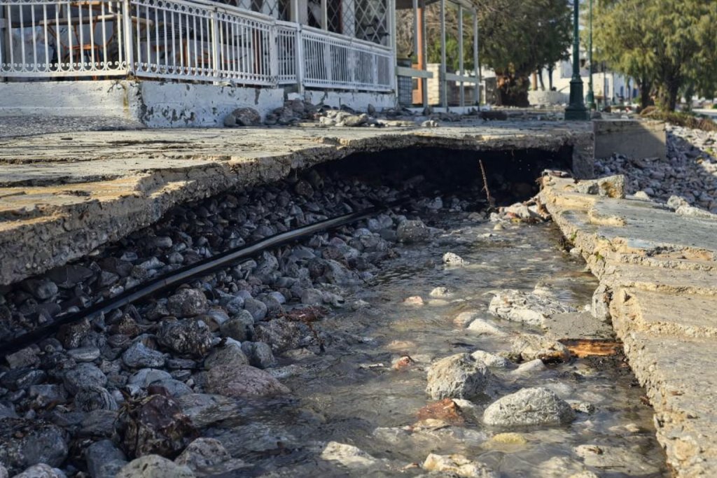 Κακοκαιρία στην Τήλο: Σε κατάσταση έκτακτης ανάγκης – Πλημμύρες, κατολισθήσεις