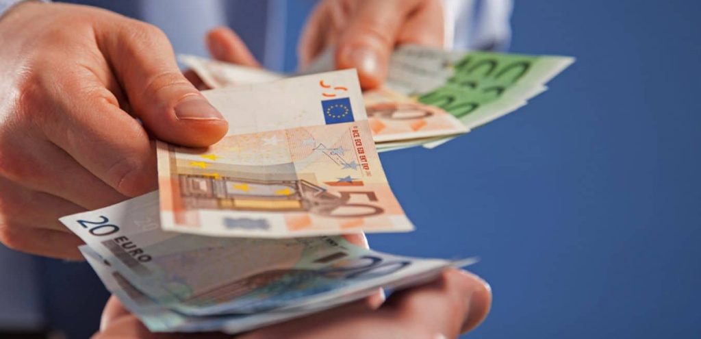 Νέες αυξήσεις μισθών στον ορίζοντα – Τα ποσά και τα σενάρια
