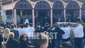 Πάτρα: Σε κλίμα οδύνης η κηδεία του 19χρονου Νίκου