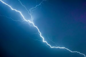 Παραλίγο τραγωδία στα Χανιά με 40χρονο εργάτη που χτυπήθηκε από κεραυνό