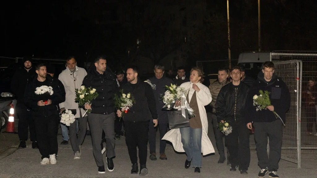 ΠΑΟΚ: Λουτσέσκου και παίκτες τίμησαν τη μνήμη των 7 οπαδών