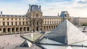 Διπλές τιμές στο Λούβρο: Ποιοι τουρίστες θα πληρώνουν ακριβότερο εισιτήριο