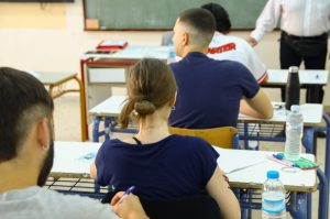 Πότε ένας μαθητής μένει στην ίδια τάξη – Τι ισχύει σε Γυμνάσιο και Λύκειο