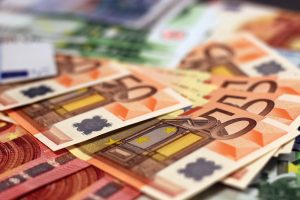 Αυξήσεις συντάξεων: Πότε θα φανούν στην τσέπη και πόσο θα είναι