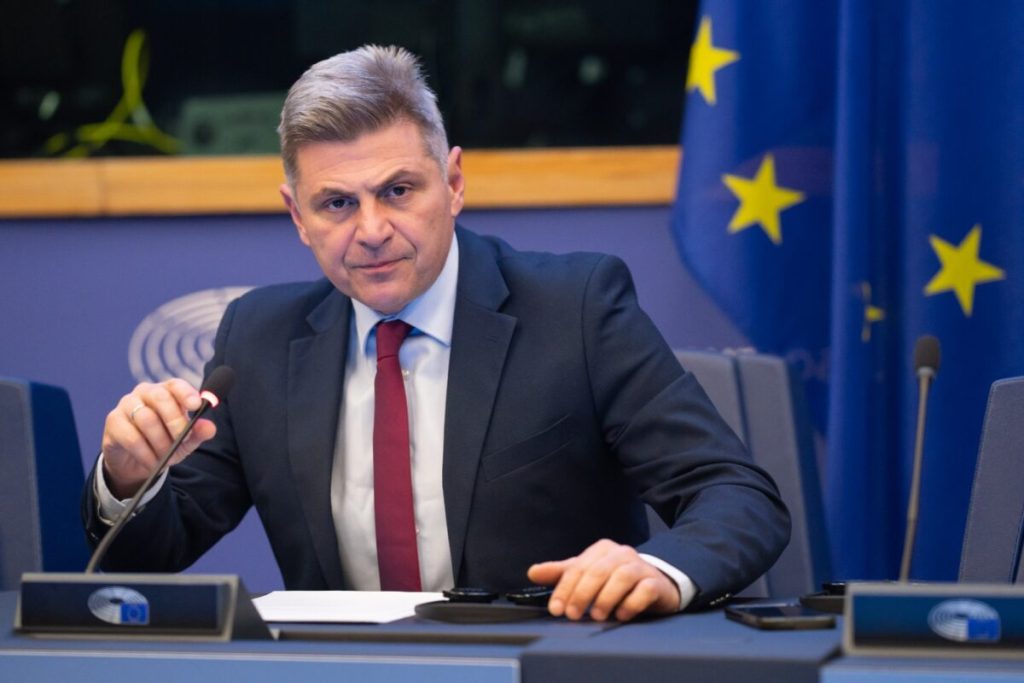 (upd)Εκτός ΣΥΡΙΖΑ ο Νικόλας Φαραντούρης με απόφαση Φάμελλου