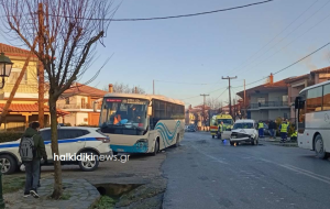 Σύγκρουση μαθητικού λεωφορείου με βαν στη Χαλκιδική – Τρεις τραυματίες