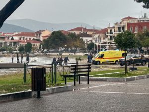 (UPD) Παράλιο Άστρος: Νεκρός λιμενικός σε επιχείρηση εν μέσω κακοκαιρίας