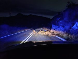 Πεντέλη: Κατολίσθηση στον Περιμετρικό – Οδηγίες από την Τροχαία