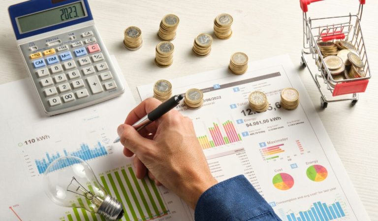 Ρεύμα ΔΕΗ: Τι ισχύει για τα πράσινα τιμολόγια τον Ιανουάριο