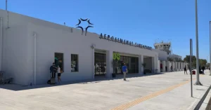 Κλείνουν τα αεροδρόμια σε Κέρκυρα και Σαντορίνη