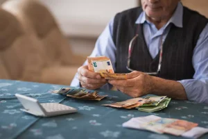 Συντάξεις: Μόλις 0,8% η πραγματική αύξηση λόγω πληθωρισμού
