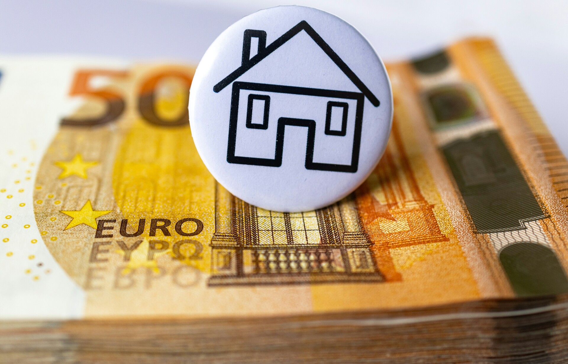 Δωρεάν στέγη έως τρία χρόνια και κάλυψη βασικών εξόδων για ευάλωτα νοικοκυριά