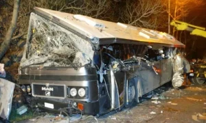 Ο ΠΑΟΚ θρηνεί ξανά τα παιδιά του στην άσφαλτο – Μνήμες από τα Τέμπη του 1999
