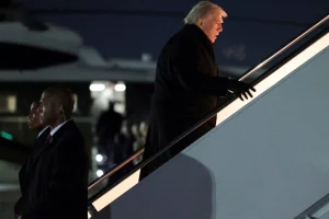 Ντόναλντ Τραμπ: Στο Νταβός με αντιπροσωπεία 20 ατόμων