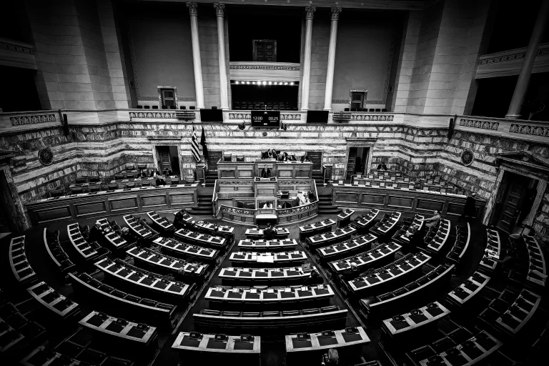 Δημοσκόπηση ALCO: Το 68% ζητά πολιτική αλλαγή για «δικαιοσύνη και κάθαρση»