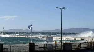 Τήνος: Στο έλεος των ανέμων το νησί- Βίντεο